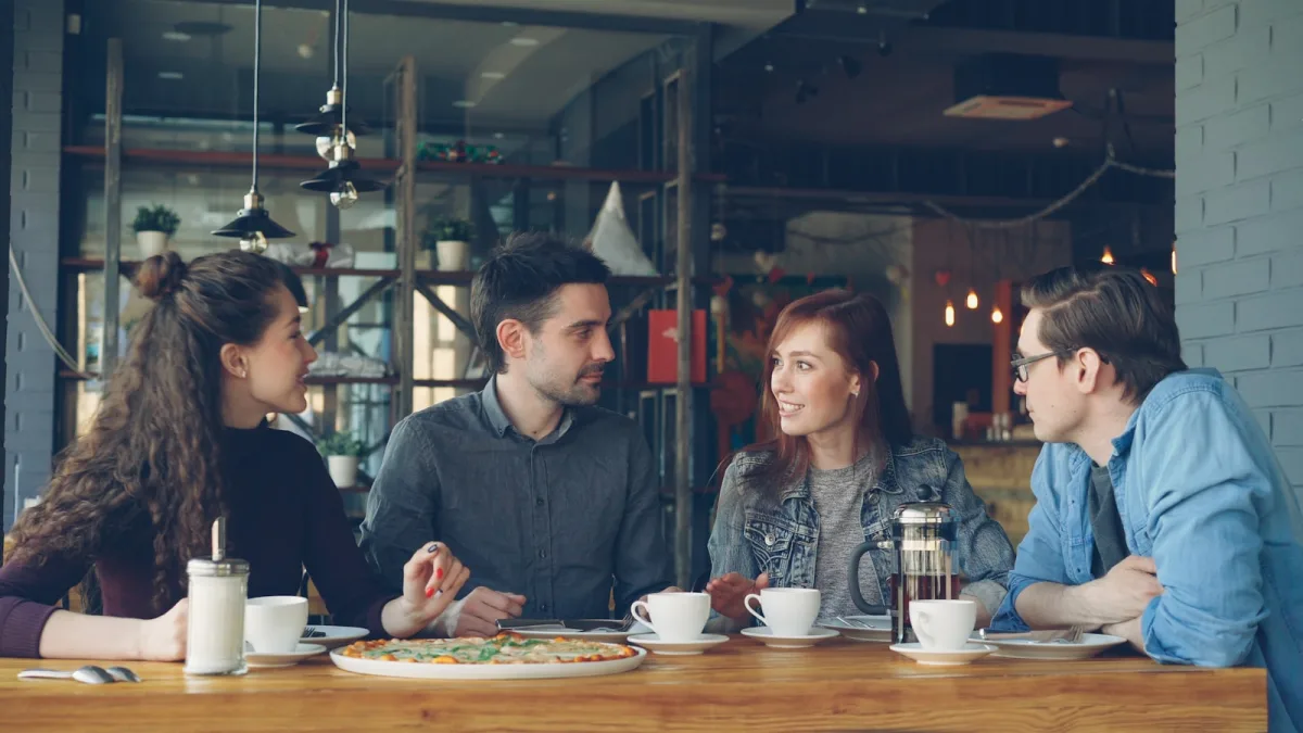 How to Split Travel Expenses With Friends Without Awkward Money Talks